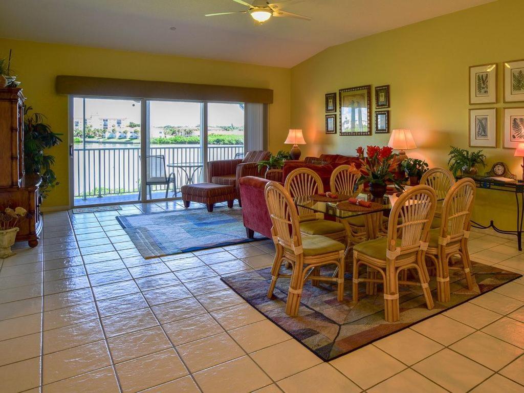 Gulf Retreat 2: Magnificent Water Views, Steps To Beach, None Cleaner, None Nicer! 클리어워터 비치 외부 사진