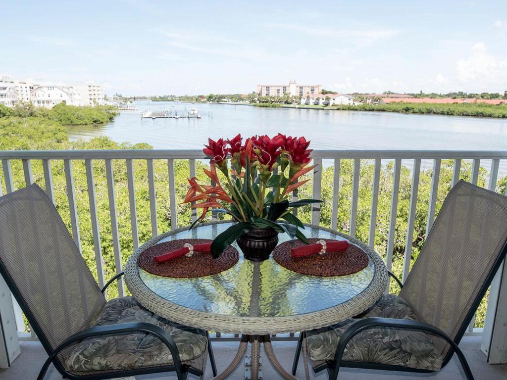 Gulf Retreat 2: Magnificent Water Views, Steps To Beach, None Cleaner, None Nicer! 클리어워터 비치 외부 사진