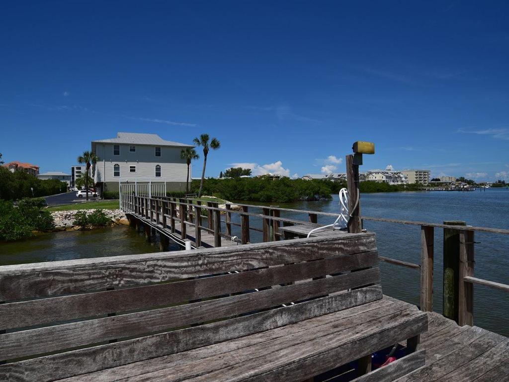 Gulf Retreat 2: Magnificent Water Views, Steps To Beach, None Cleaner, None Nicer! 클리어워터 비치 외부 사진